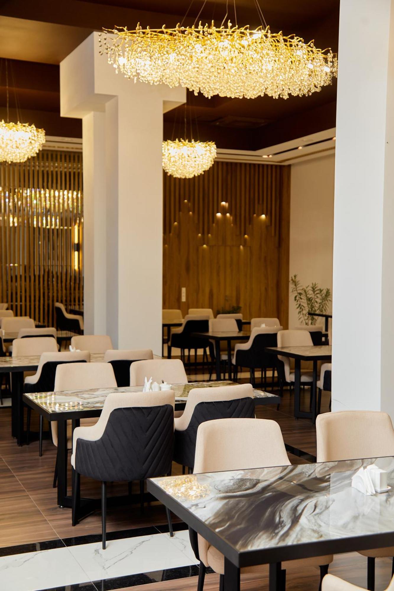 Grand Plaza Hotel Samarkand Exterior foto
